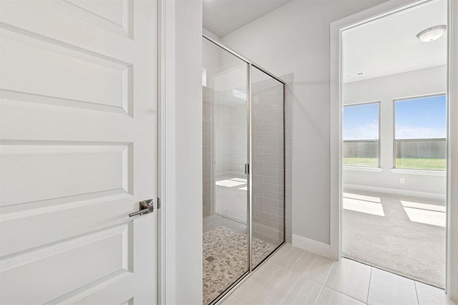 Furnished interior view inside a new home in Myrtle Creek, Waxahachie (Image 12).
