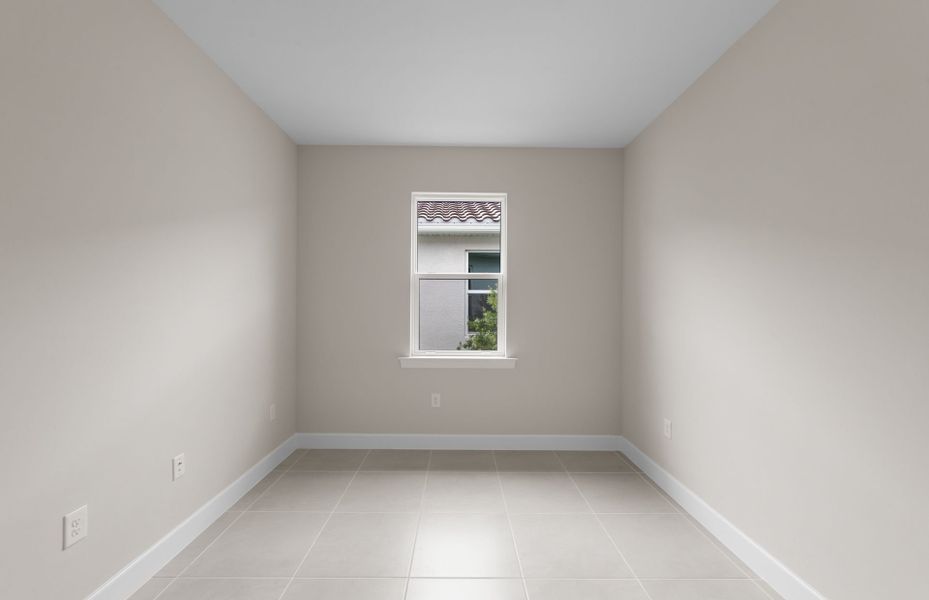 Spacious, unfurnished interior of a new home in Del Webb Oak Creek, North Fort Myers (Image 26).