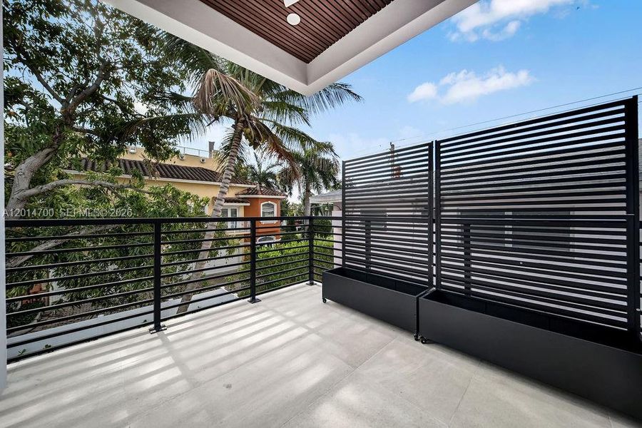 Exterior details and patio area of a home in , Fort Lauderdale (Image 32).