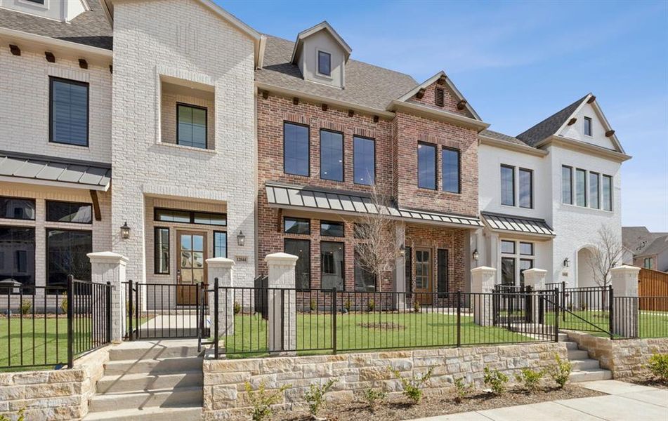 Luxury Townhomes in the heart of Frisco