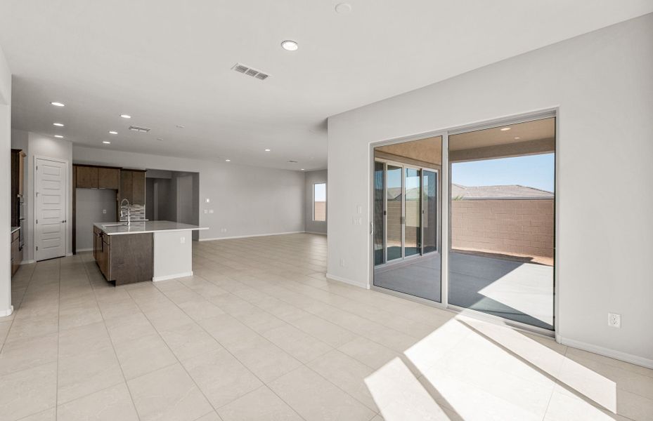 Spacious, unfurnished interior of a new home in Artisan at Asante, Surprise (Image 21). Spacious, unfurnished interior of a new home in Artisan at Asante, Surprise (Image 21).