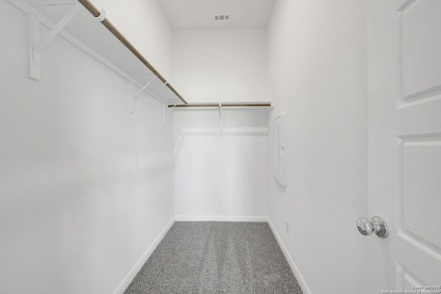 Spacious, unfurnished interior of a new home in Park Place, New Braunfels (Image 32). Spacious, unfurnished interior of a new home in Park Place, New Braunfels (Image 32).