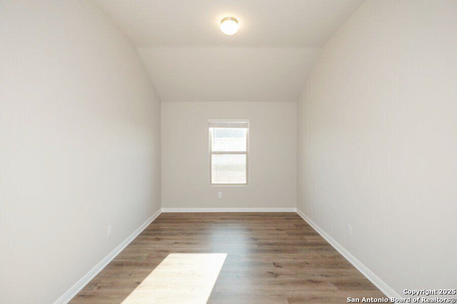 Spacious, unfurnished interior of a new home in Summer Hills, San Antonio (Image 11).