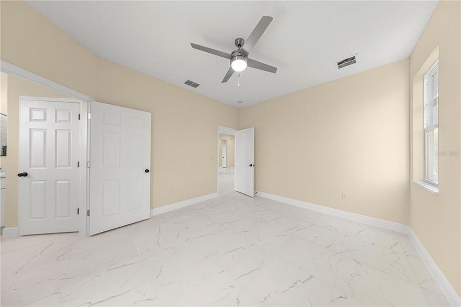 Spacious, unfurnished interior of a new home in , Belleview (Image 22).