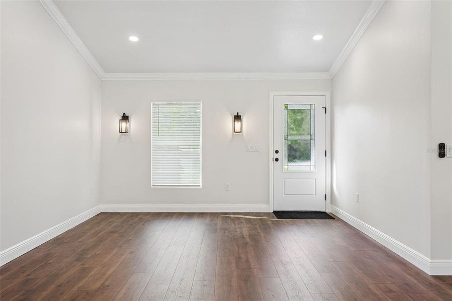 Spacious, unfurnished interior of a new home in , Weeki Wachee (Image 11).