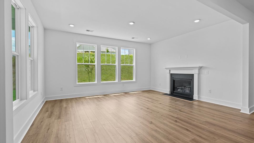 Furnished interior view inside a new home in Wells Crossing, Seneca (Image 16).
