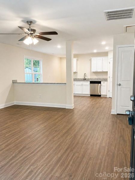 Spacious, unfurnished interior of a new home in , Salisbury (Image 25).