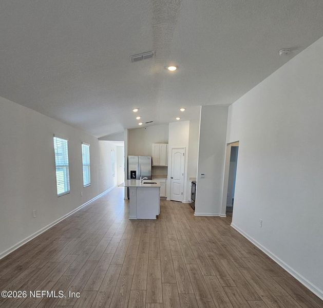 Spacious, unfurnished interior of a new home in Rookery, Green Cove Springs (Image 16).