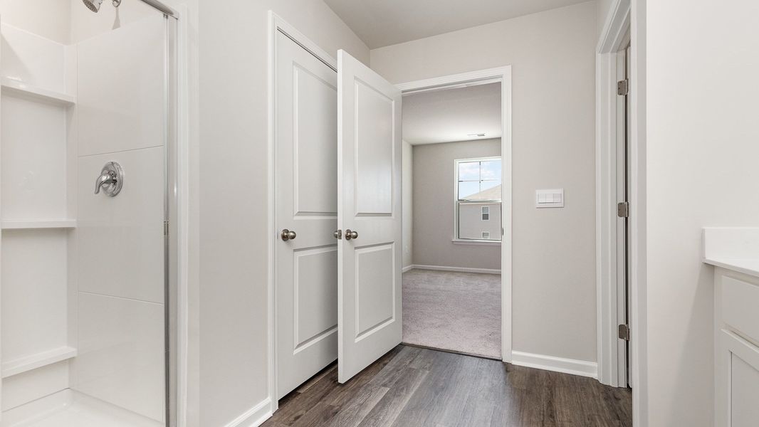 Spacious, unfurnished interior of a new home in The Forest at Black Bear, Longs (Image 9).