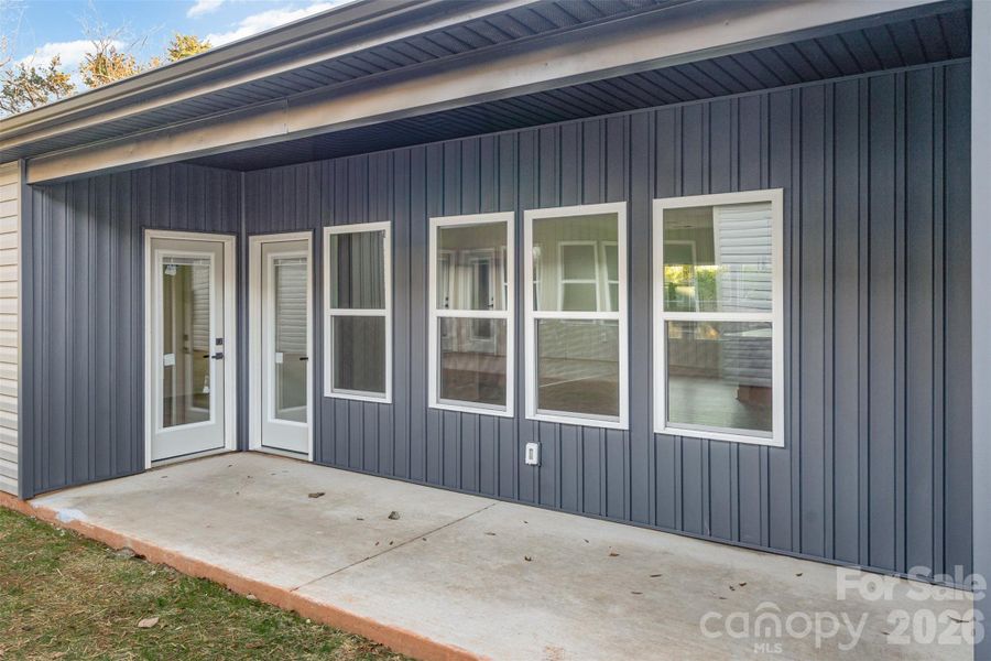 Exterior details and patio area of a home in , Shelby (Image 4).