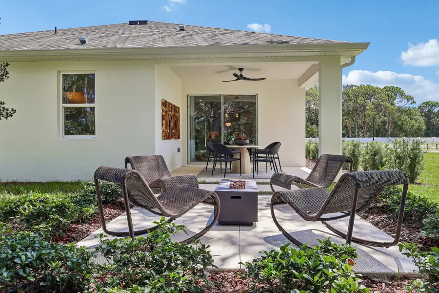 Representative exterior details of a home built from the Meadowood by Risewell Homes in Country Club Estates, Palm Bay (Image 4). Representative exterior details of a home built from the Meadowood by Risewell Homes in Country Club Estates, Palm Bay (Image 4).