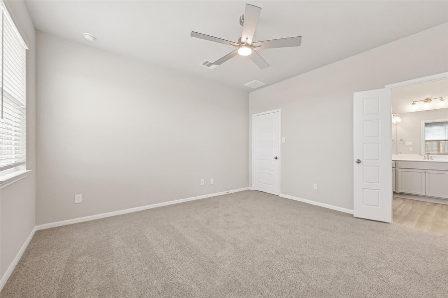 Spacious, unfurnished interior of a new home in , Brookshire (Image 44).
