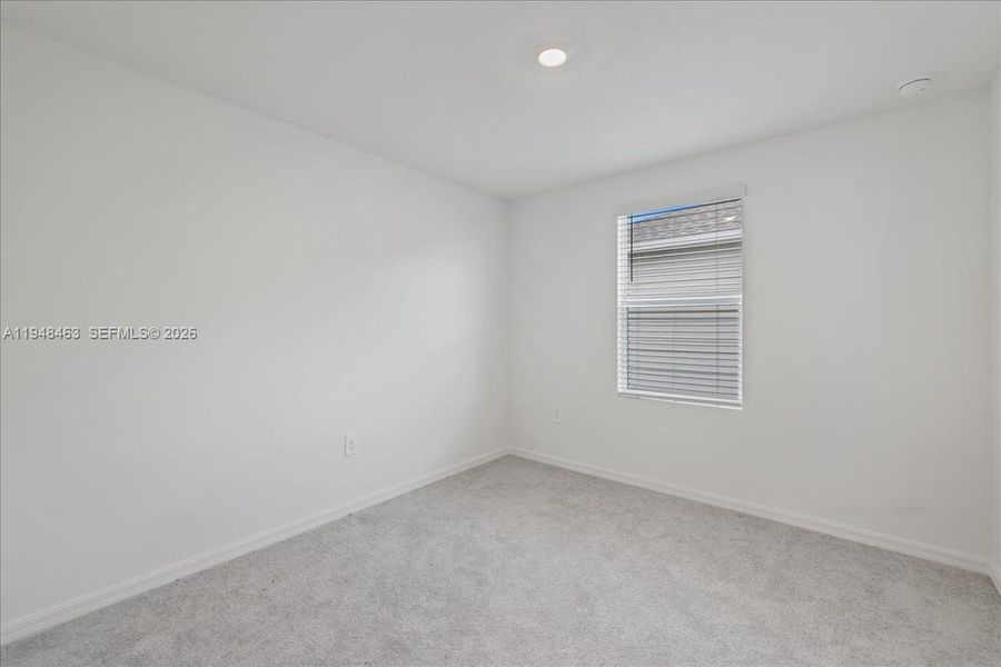 Spacious, unfurnished interior of a new home in , Lehigh Acres (Image 22).
