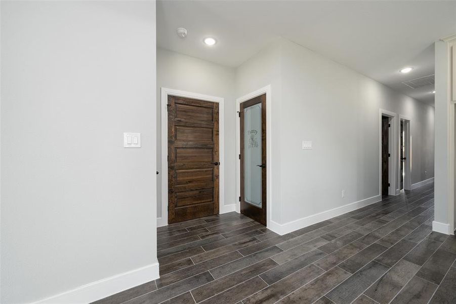 Spacious, unfurnished interior of a new home in , Whitewright (Image 21).