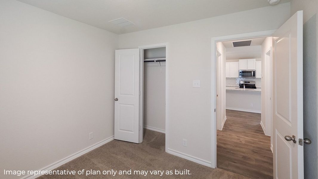 Spacious, unfurnished interior of a new home in Saratoga Crossing, Corpus Christi (Image 14).