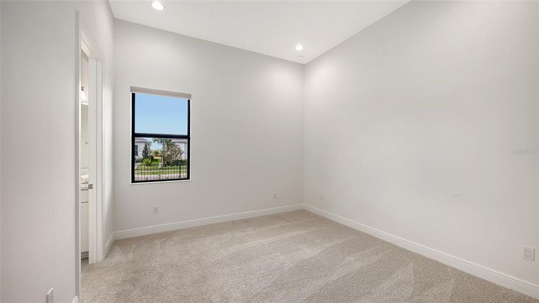 Spacious, unfurnished interior of a new home in Artistry Sarasota, Sarasota (Image 25).