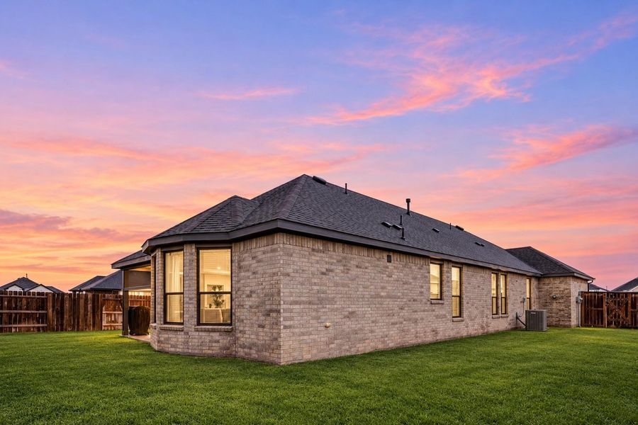 Exterior details and patio area of a home in Katy Court, Katy (Image 4).