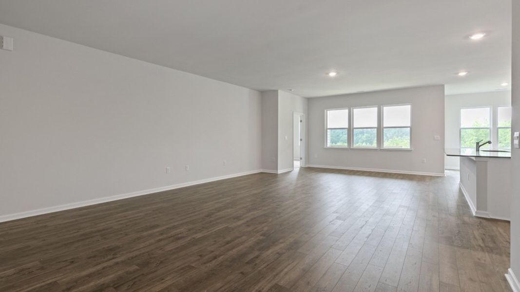 Spacious, unfurnished interior of a new home in East Ridge, Ayden (Image 23).