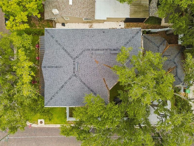 Exterior details and patio area of a home in , Tampa (Image 37).