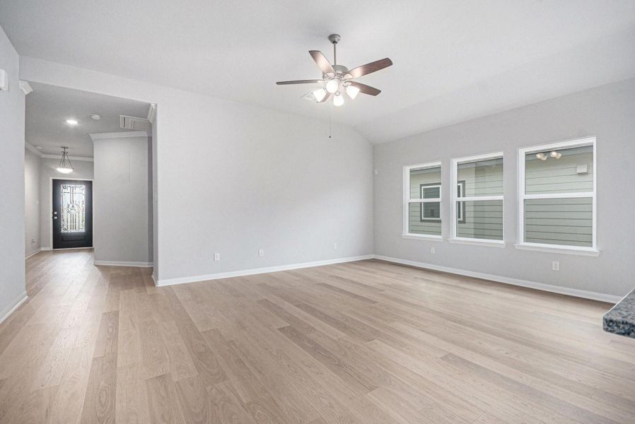 Spacious, unfurnished interior of a new home in , Bay City (Image 23).