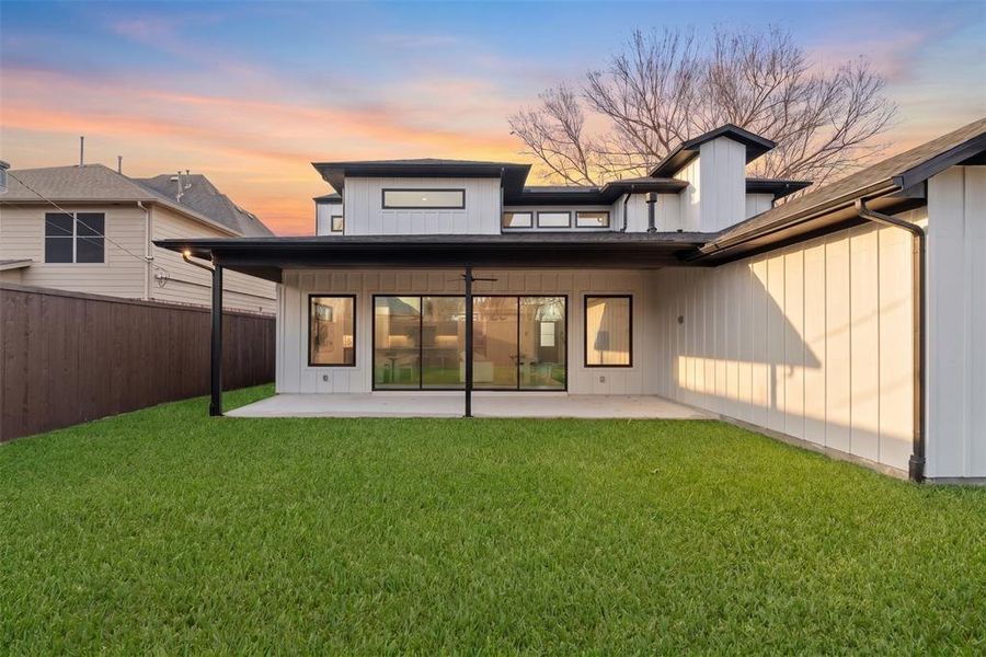 Exterior details and patio area of a home in , Dallas (Image 3).