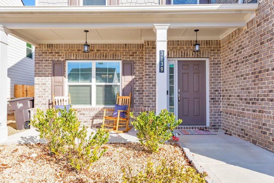 Exterior details and patio area of a home in Old Lost Mountain Estates, Powder Springs (Image 3).