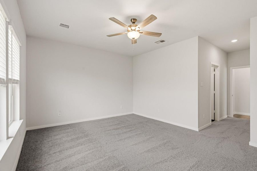 Spacious, unfurnished interior of a new home in Laurel Farms, Brookshire (Image 18).