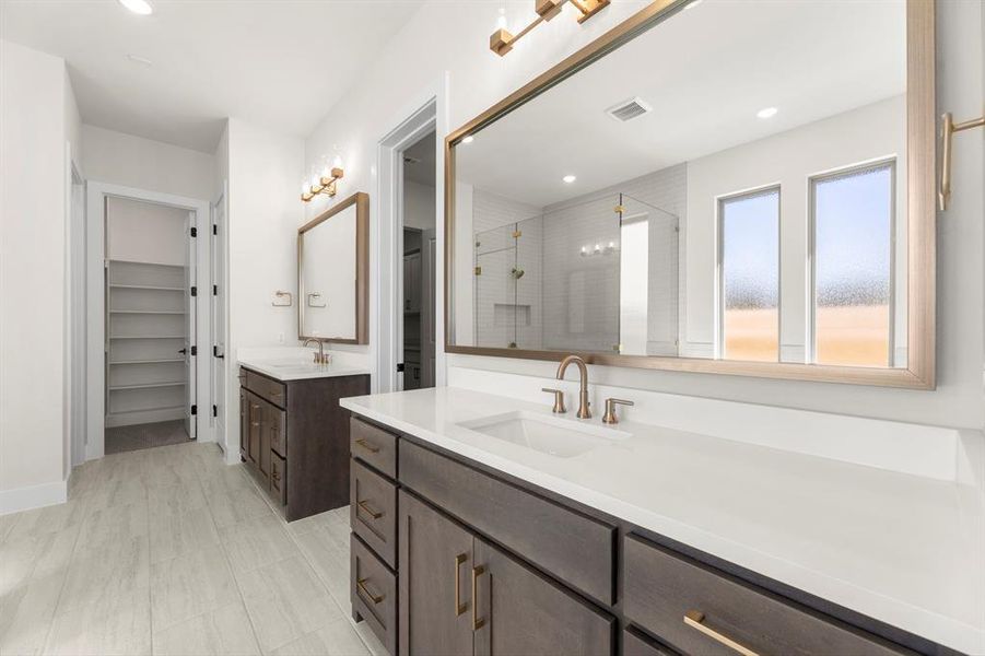 34. 741 Capella - Bath 34. 741 Capella - Bath