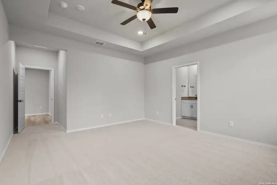 Spacious, unfurnished interior of a new home in Hannah Heights, Seguin (Image 27).