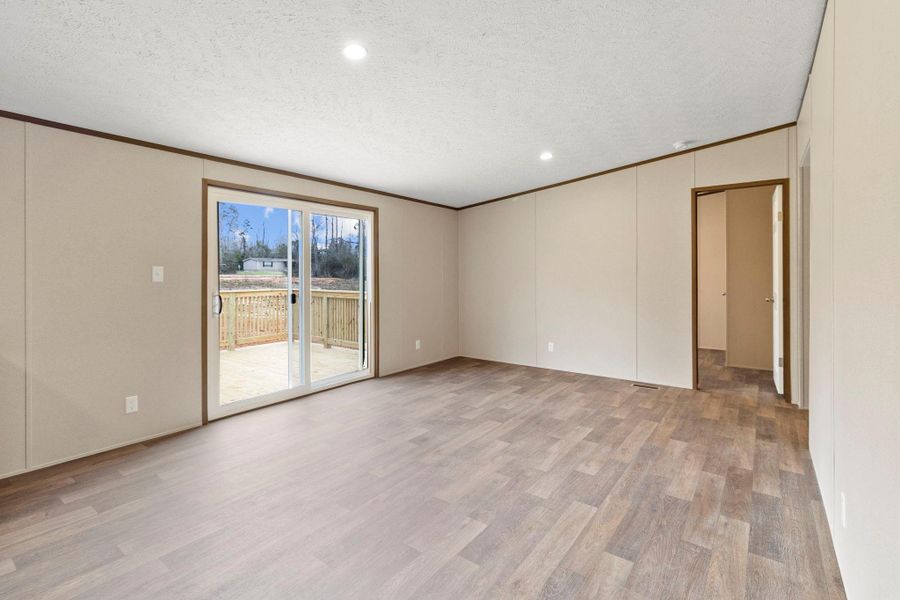 Spacious, unfurnished interior of a new home in , Livingston (Image 10).