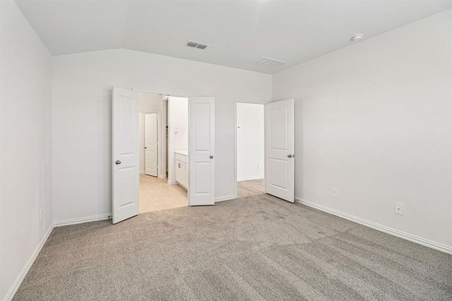 Spacious, unfurnished interior of a new home in River Ridge, Crandall (Image 27).
