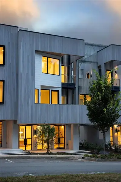 Condo located in Chattahoochee Hills, GA showcasing its design and architecture (Image 4).