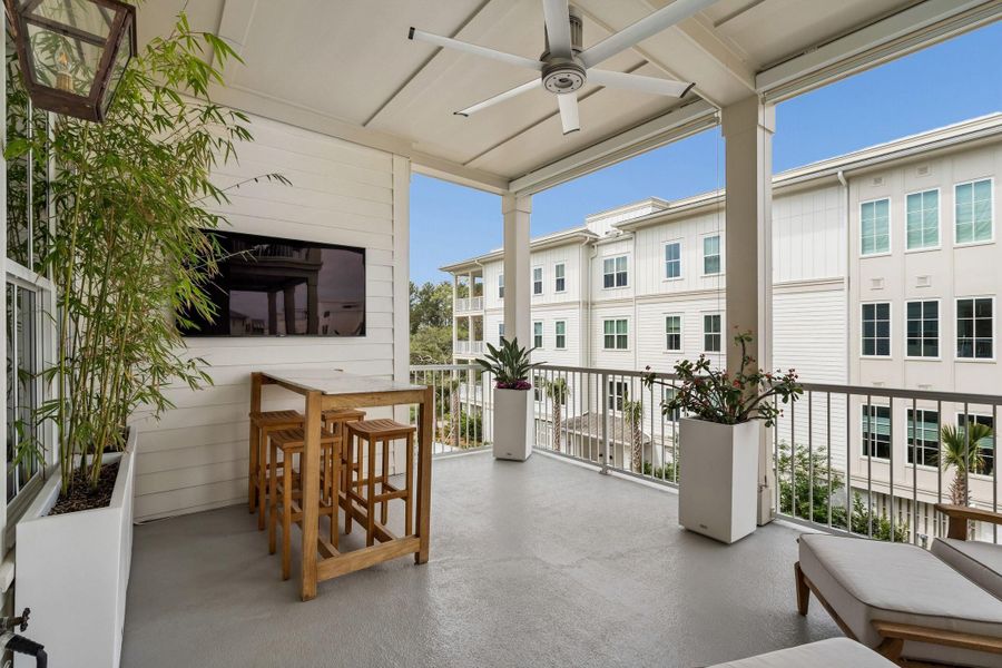 Exterior details and patio area of a home in , Charleston (Image 21).
