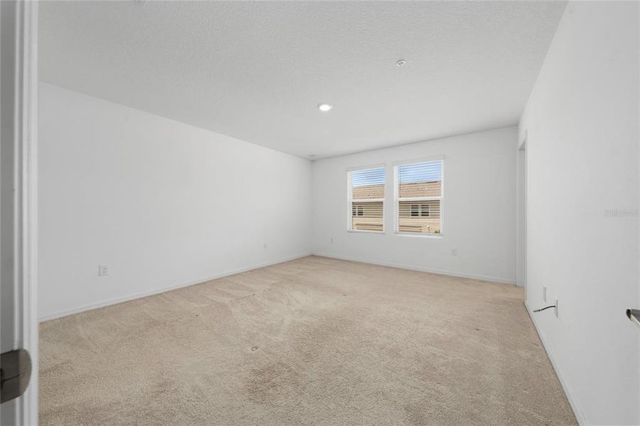 Spacious, unfurnished interior of a new home in , St. Cloud (Image 12).