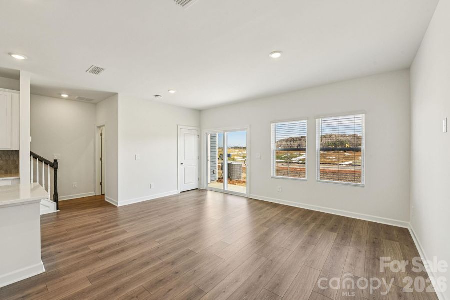 Spacious, unfurnished interior of a new home in Galloway Ridge, Charlotte (Image 19).
