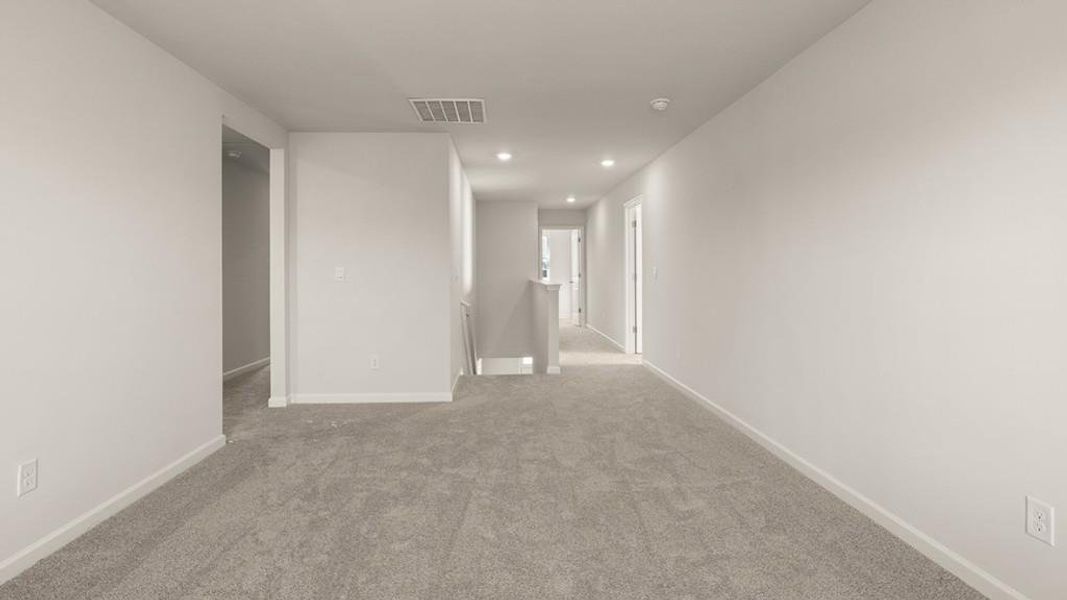 Spacious, unfurnished interior of a new home in , Union City (Image 31).