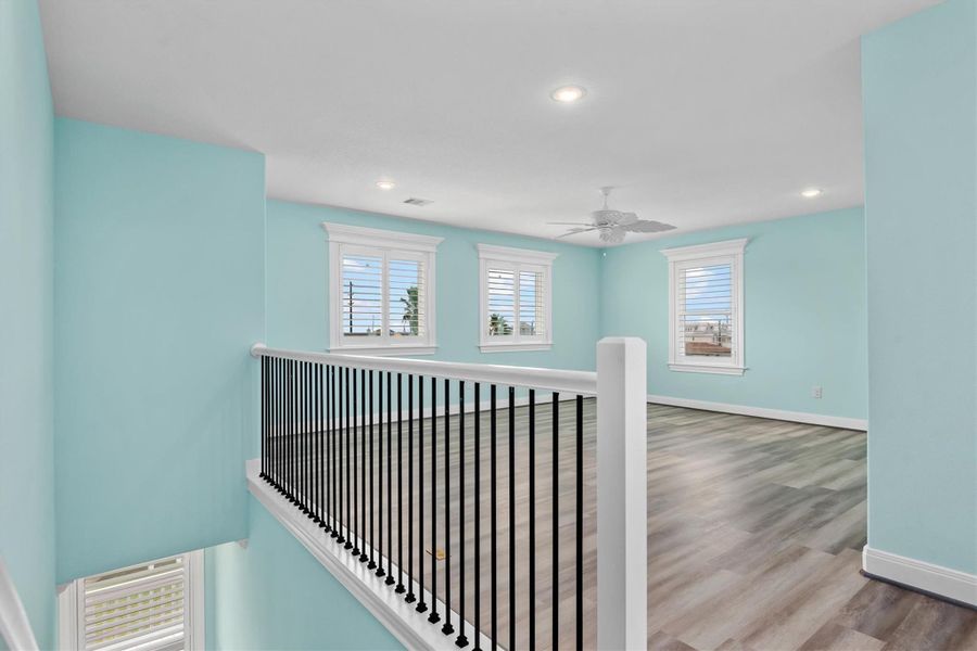 Spacious, unfurnished interior of a new home in , Galveston (Image 22).