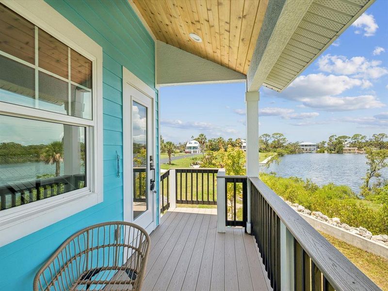 Exterior details and patio area of a home in , New Port Richey (Image 3).