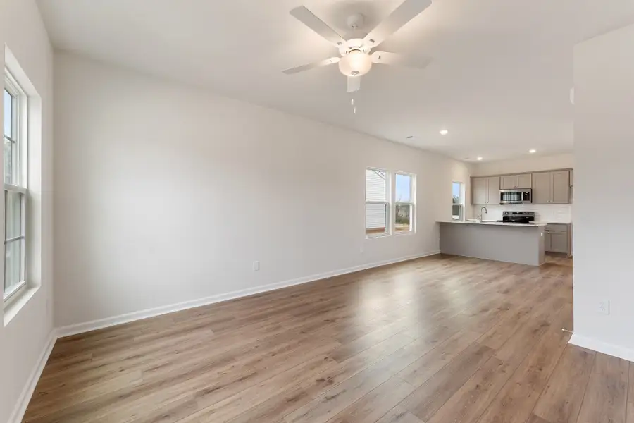 Spacious, unfurnished interior of a new home in Tucker Ridge, Pendleton (Image 12).