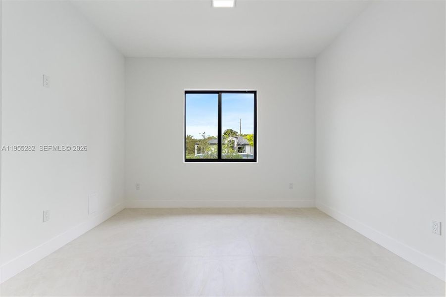 Spacious, unfurnished interior of a new home in , Cutler Bay (Image 22).