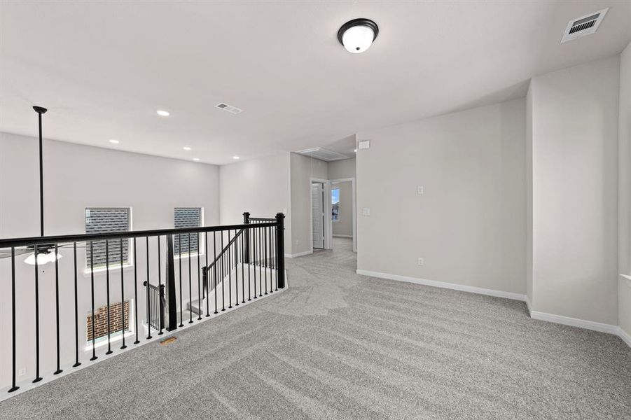 Spacious, unfurnished interior of a new home in Mantua Point Gardens, Van Alstyne (Image 22).