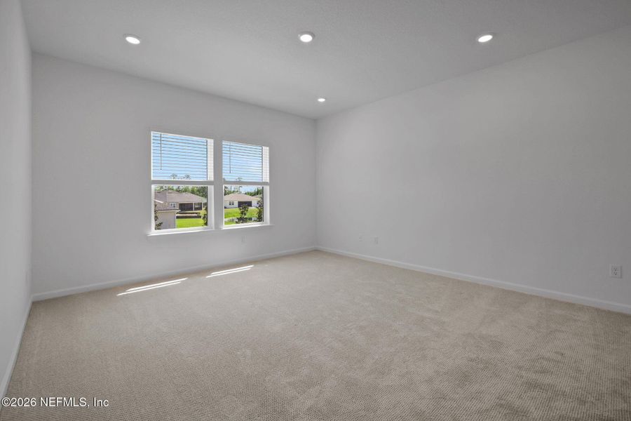Spacious, unfurnished interior of a new home in Hyland Trail, Green Cove Springs (Image 30).