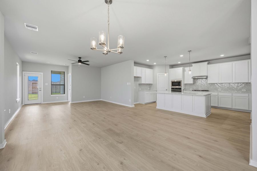 Spacious, unfurnished interior of a new home in Sunterra 40, Katy (Image 19).