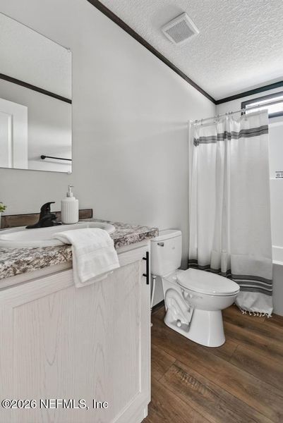Furnished interior view inside a new home in , Middleburg (Image 39).