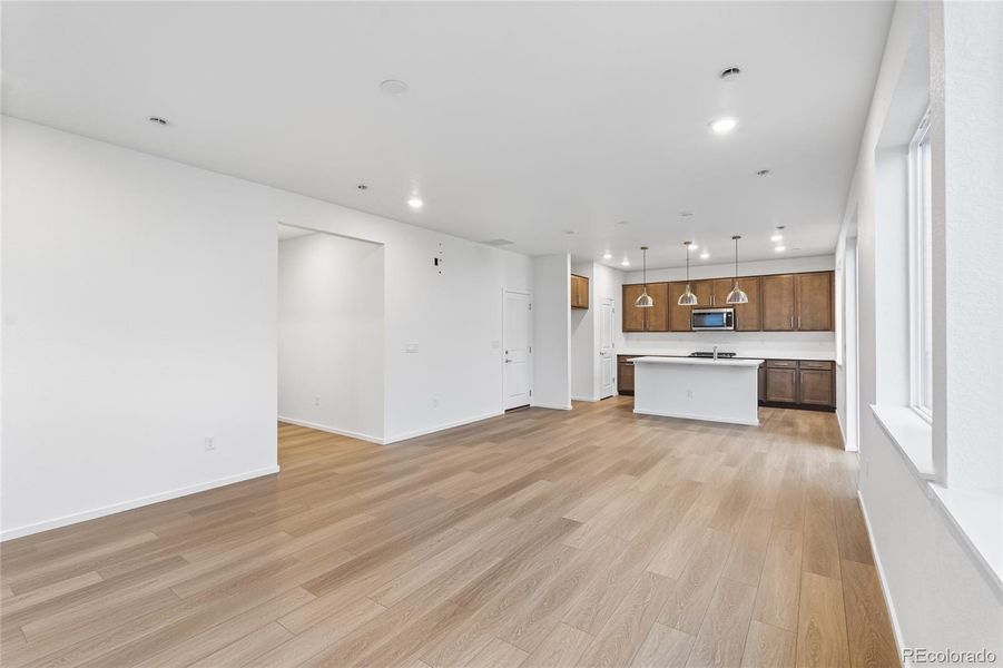 Spacious, unfurnished interior of a new home in Harvest Crossing, Aurora (Image 10).