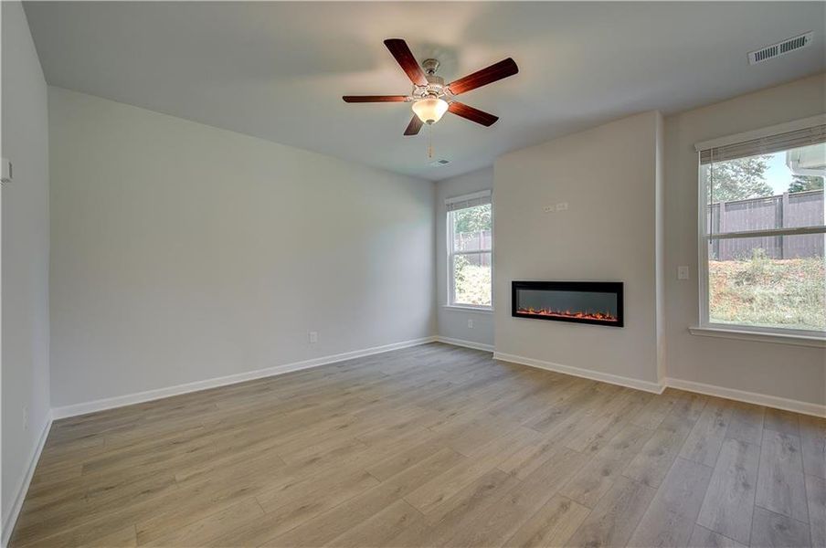 Spacious, unfurnished interior of a new home in Bowers Farm, McDonough (Image 34).