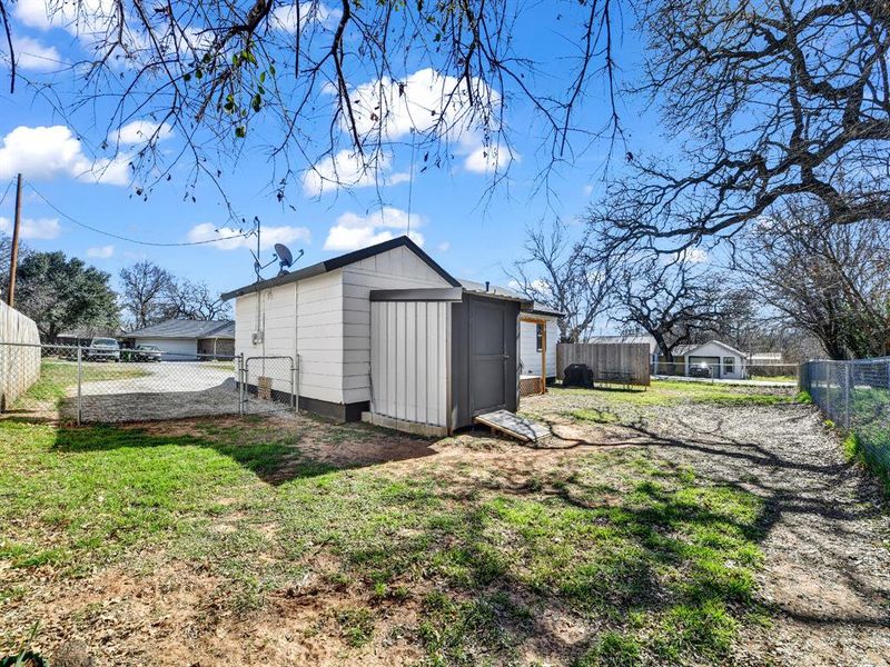 Exterior details and patio area of a home in , Springtown (Image 20).