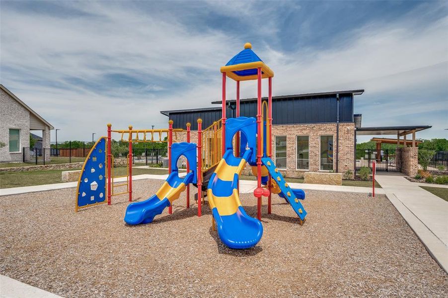 Community amenities in The Villages of Hurricane Creek, Anna (Image 26).