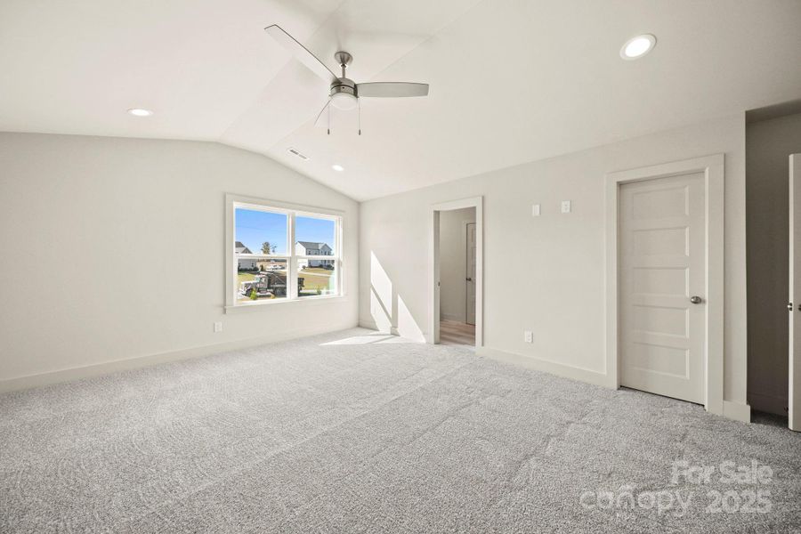 Spacious, unfurnished interior of a new home in , Monroe (Image 19).