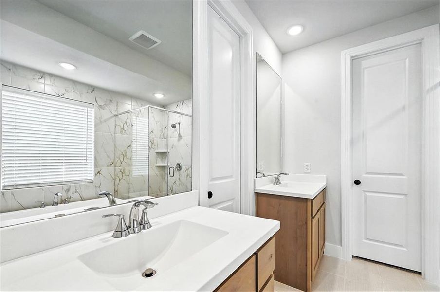 813StoneGroveRdLINCR015 813StoneGroveRdLINCR015